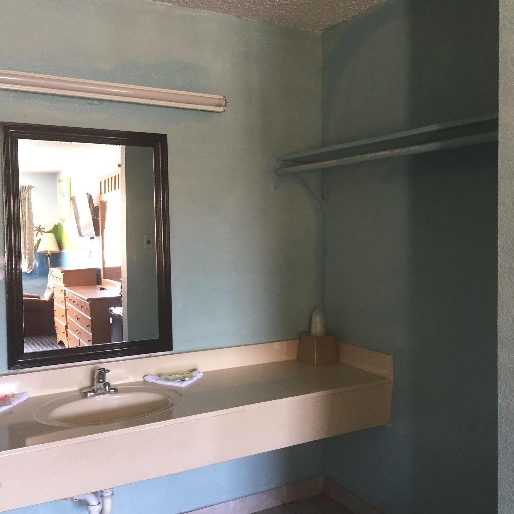 هيوستن Guest Inn And Suites المظهر الخارجي الصورة