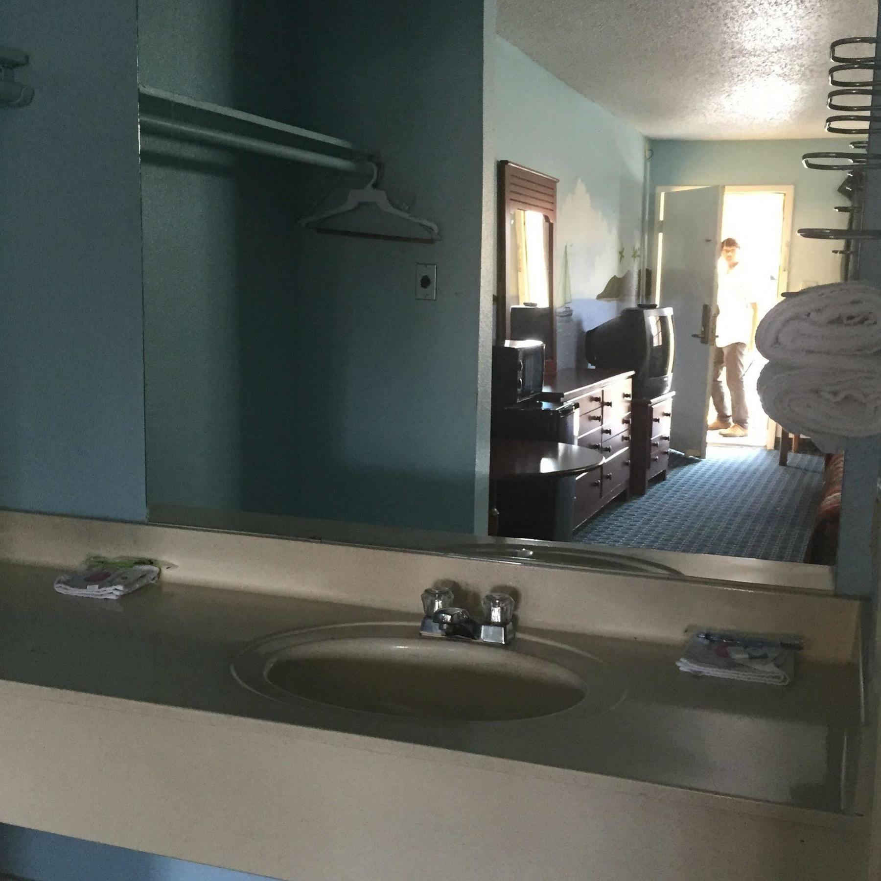 هيوستن Guest Inn And Suites المظهر الخارجي الصورة